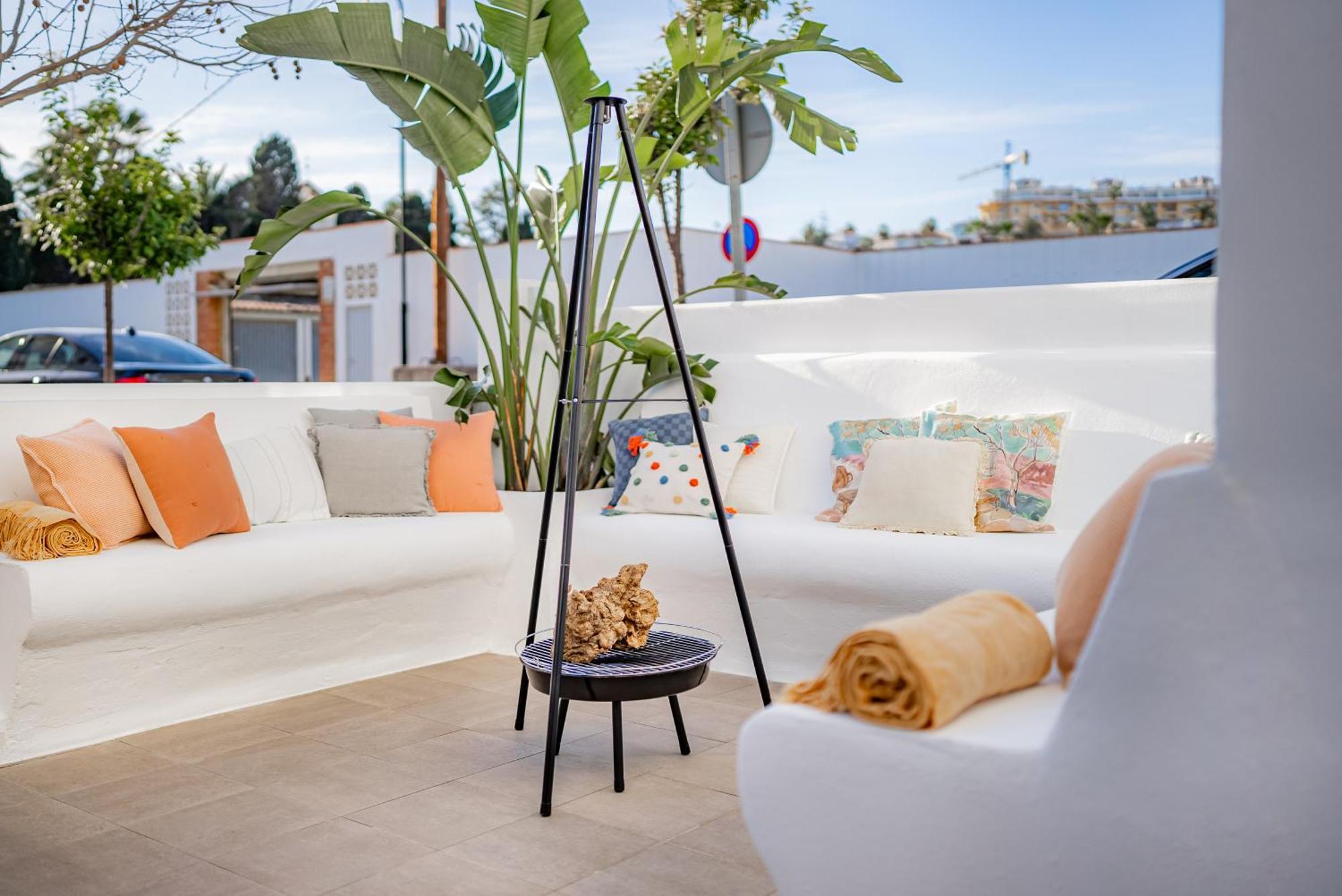 La Familia Beach House La Cala Ла-Кала-де-Михас Экстерьер фото