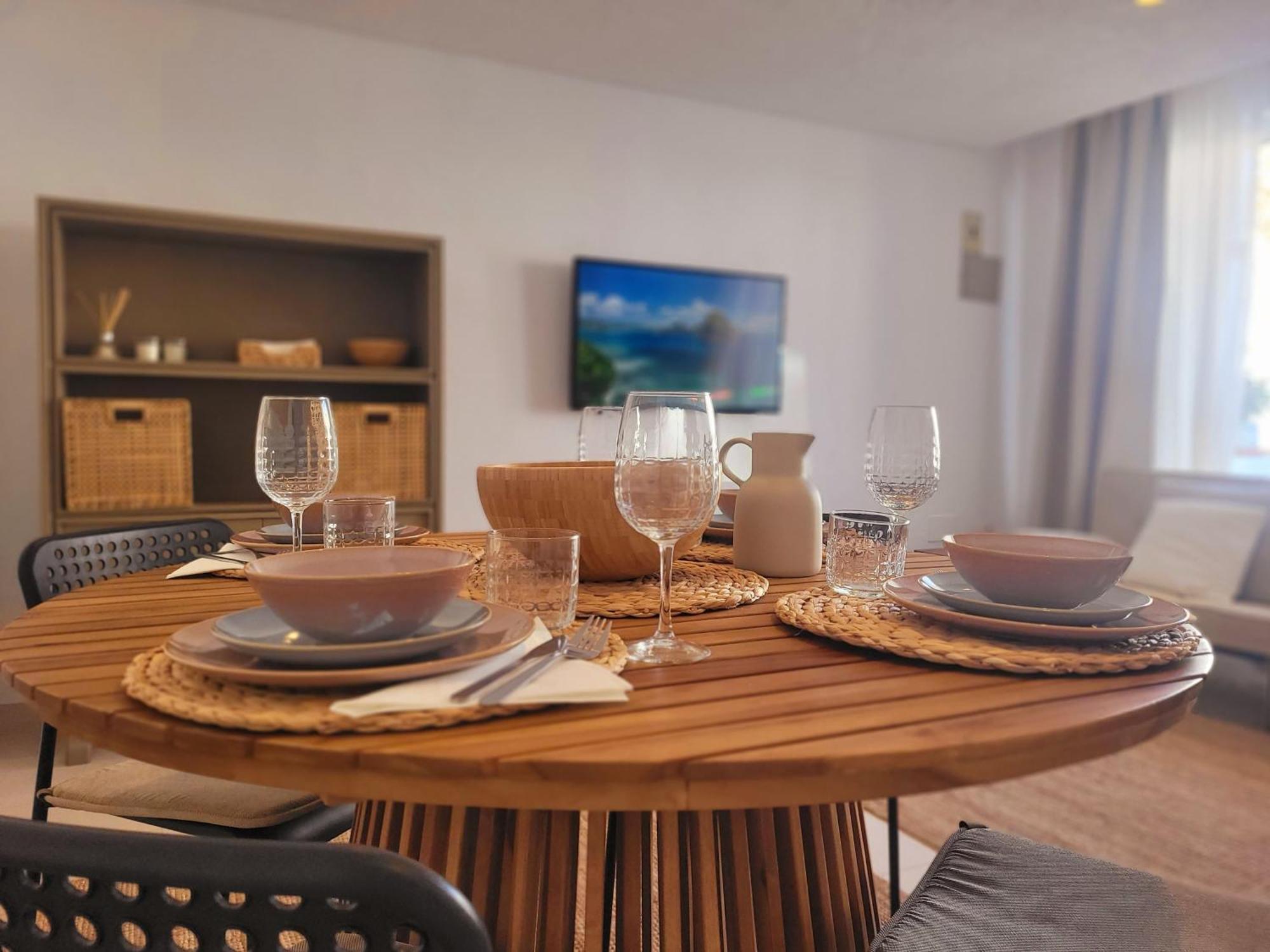 La Familia Beach House La Cala Ла-Кала-де-Михас Номер фото