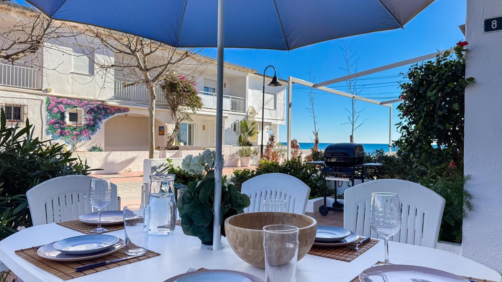 La Familia Beach House La Cala Ла-Кала-де-Михас Номер фото