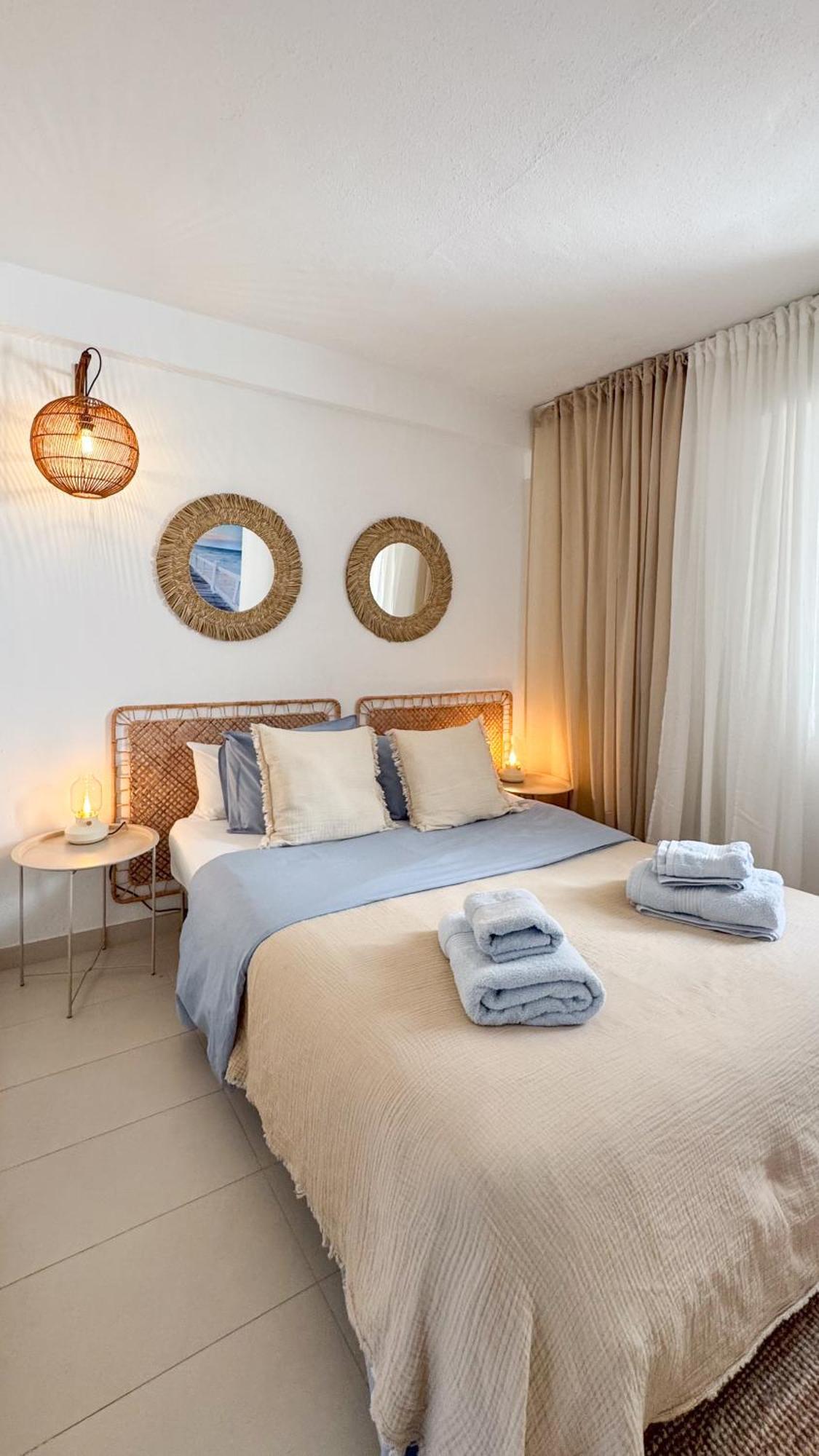 La Familia Beach House La Cala Ла-Кала-де-Михас Номер фото